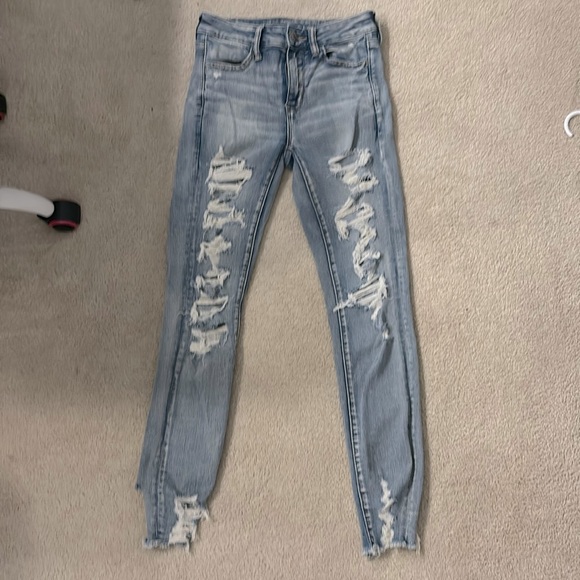 Light wash American eagle jeans!! - Picture 1 of 3
